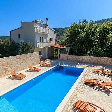 Marta, Near Split, Private Pool And Cinema Srinjine